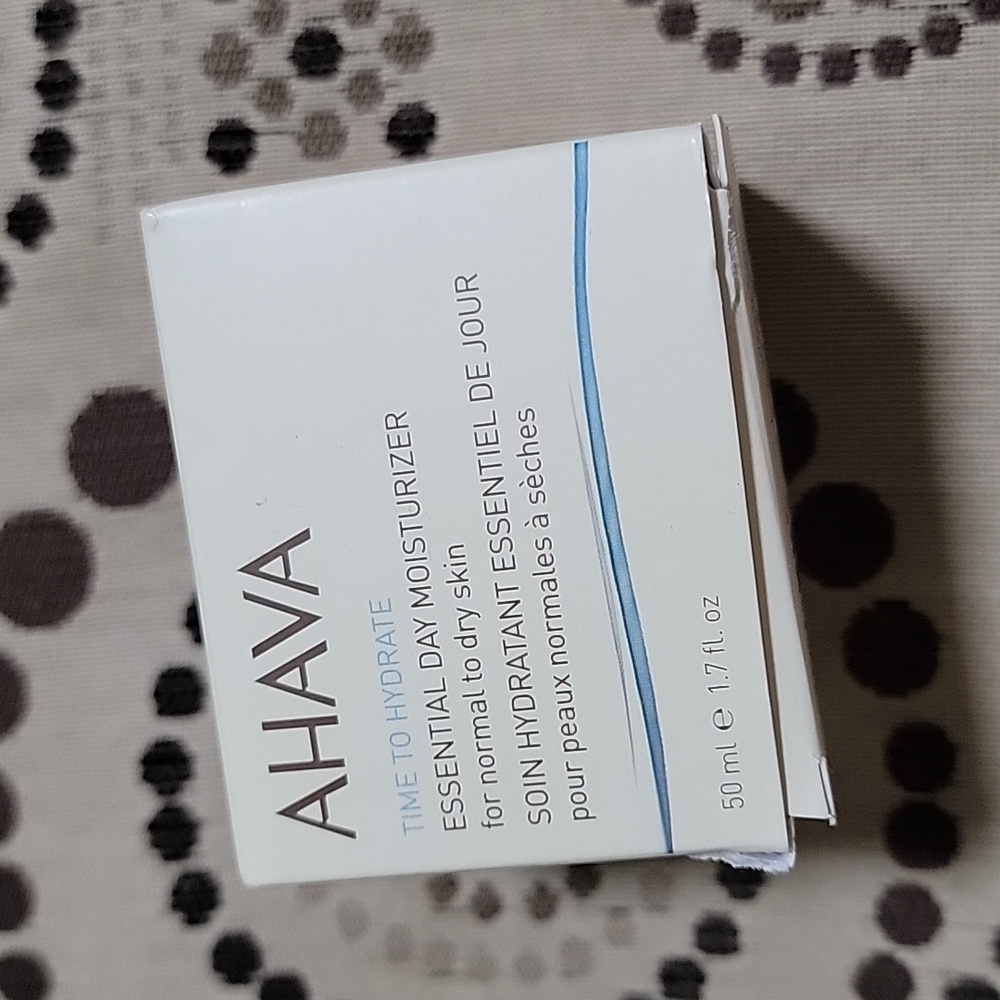 Ahava Essential Day Moisturizer Normal To Dry 50ml